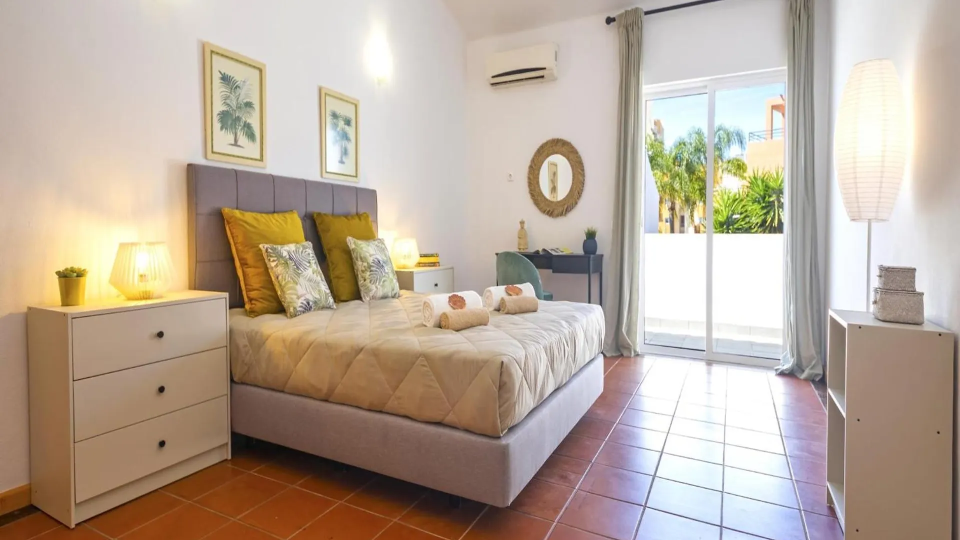 Fantastic Villa With Heatable Pool Quarteira