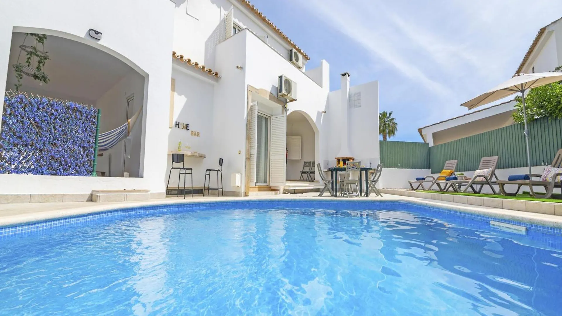 Fantastic Villa With Heatable Pool Quarteira